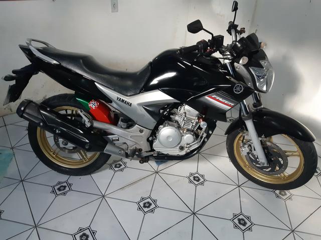 Vendo essa linda moto ,está em dias Pnel bom kit transmissão trocado óleo filtros está top - Foto 3