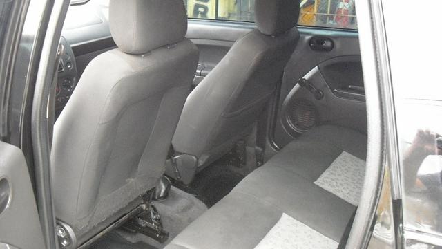 Fiesta Sedã 1.6 Flex + Gnv Muito Novo - Foto 8