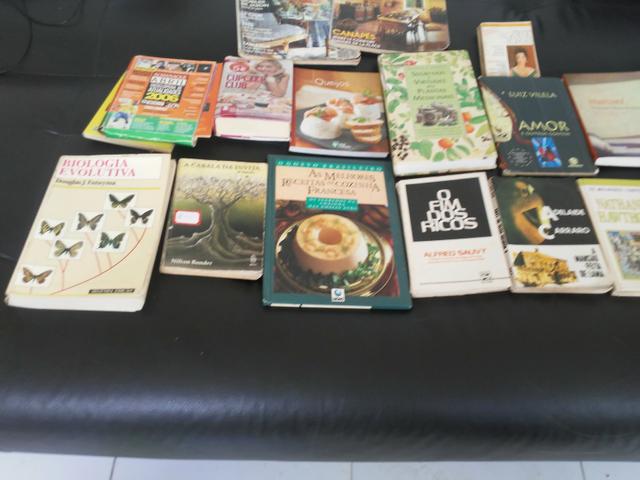 Livros usados - Foto 3