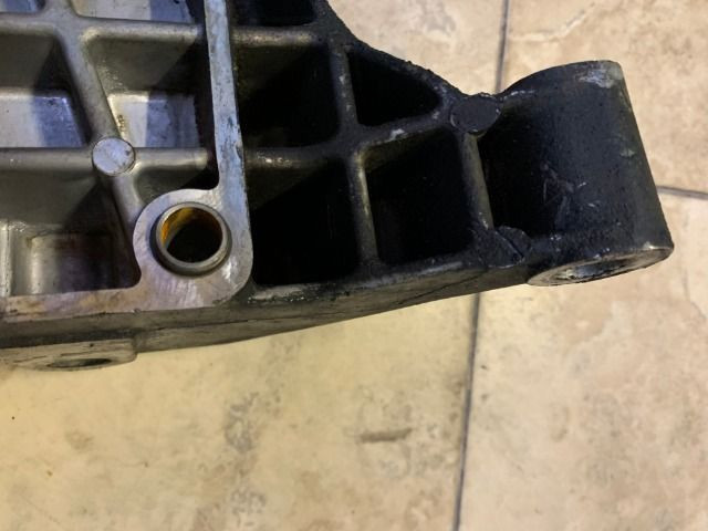 Suporte inferior bloco motor fiat ducato multijet 2,3 original - Foto 3