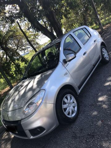 Sandero 1.6 completo carro extra em excelente estado de conservação - Foto 2