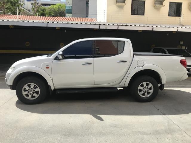 Mitsubishi Triton branca diesel 3.2 Hpe 2013 / 2013 4x4. Muito nova. 4 pneus novos - Foto 11
