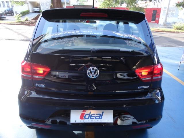 Volkswagen Fox 1.0 Mpi Bluemotion 12v Flex 4p Manual Completo 2016 - Foto 4