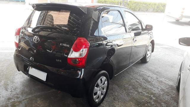 Toyota Etios 1.3 X hatch 2013/13 novo - Foto 9