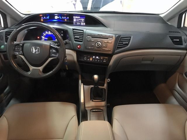 Civic Sedan LXS 1.8/1.8 Flex 16V Mec. 4p - Foto 6