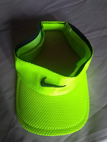 viseira nike neon