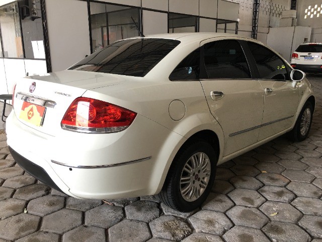 LINEA ESSENCE AUT. 1.8 2015.