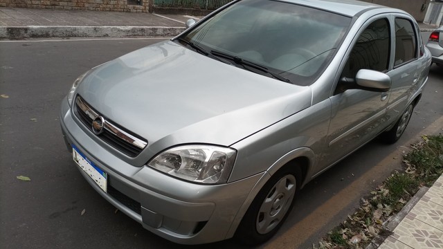 CORSA SEDAN PREMIUM 2012