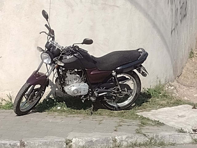 SUZUKI YES 125 R$ 4300,00