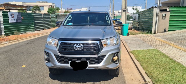 VENDO HILUX SR