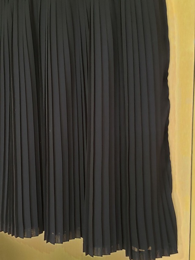 Vestido Preto Shoulder Saia Plissada - Foto 4