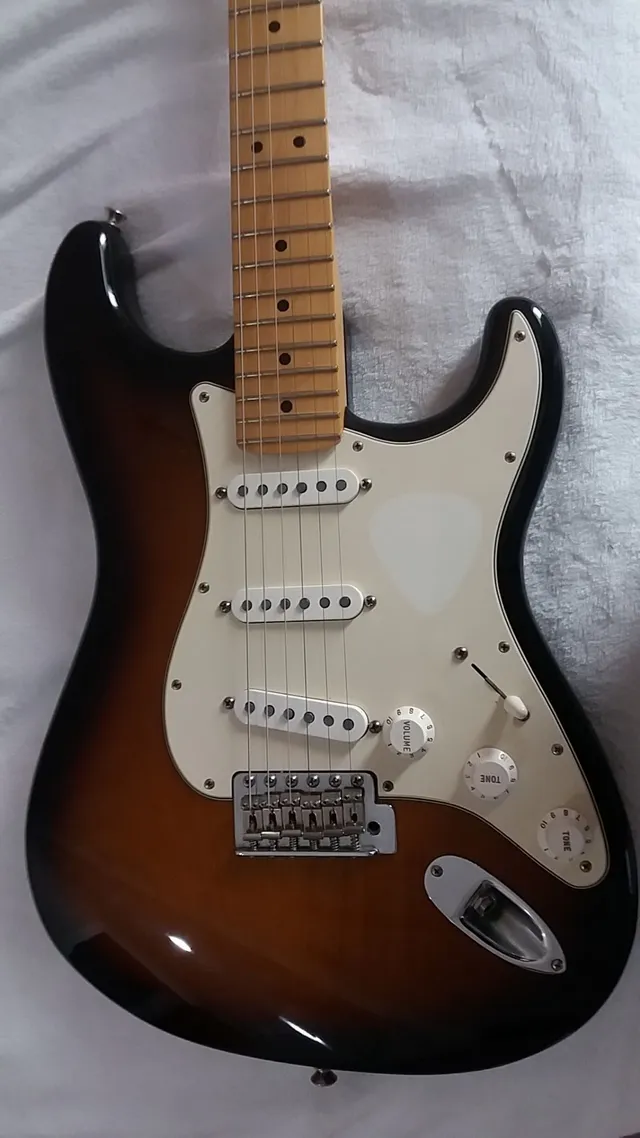 Guitarra Fender Stratocaster Americana