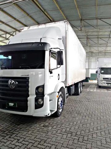 VW 24-250 6X2 BAÚ