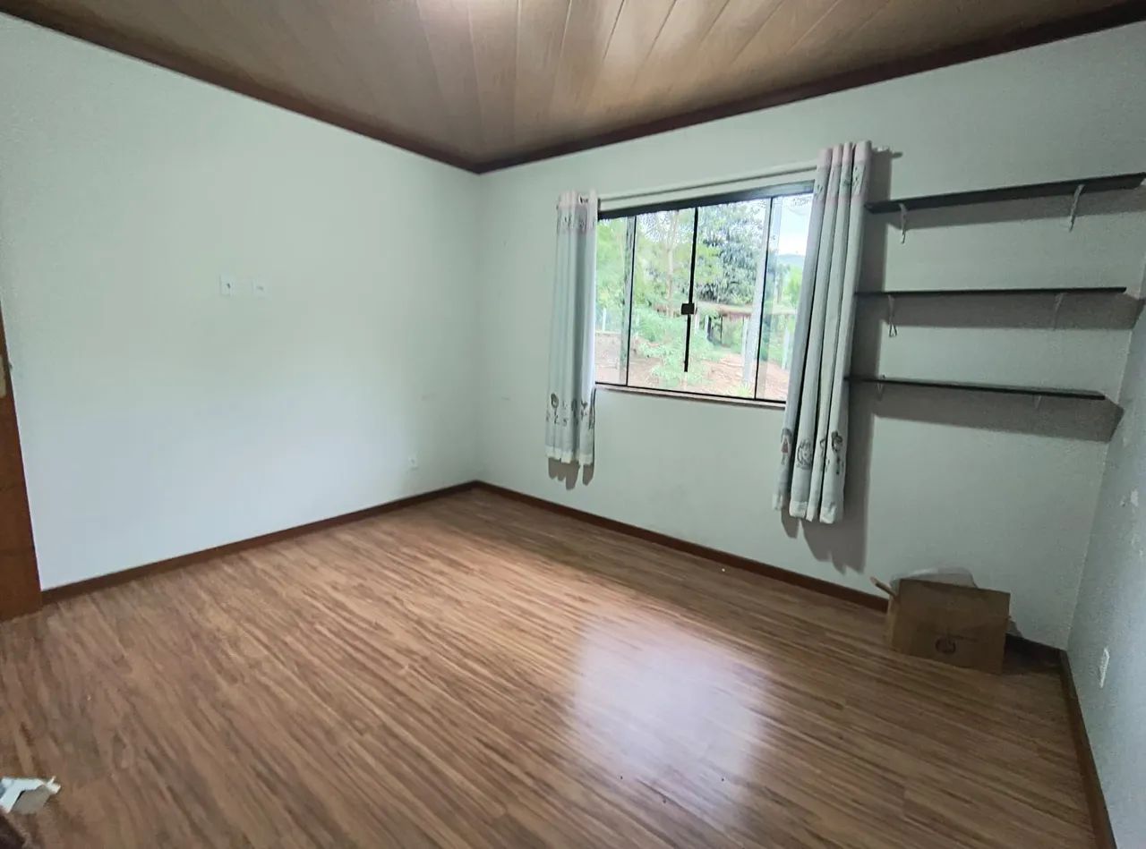 ACEITAMOS OFERTAS!! Casa em Amparo, Nova Friburgo, com 4 quartos - Foto 5