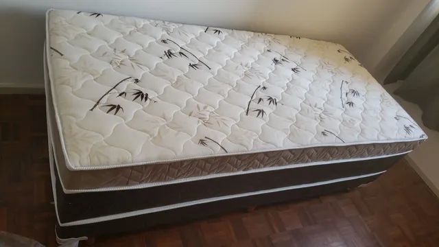 Box solteiro D33 nova e lacrada levo hoje