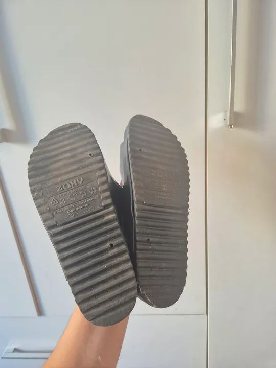 Sandálias Papetes Zaxy Pretas com Fivela - Foto 2