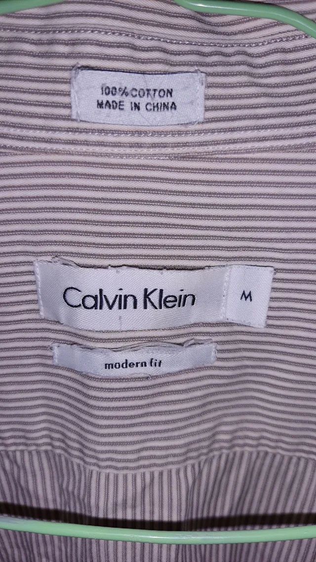 Promoção até final julho - Camisa calvin klein M impecável 