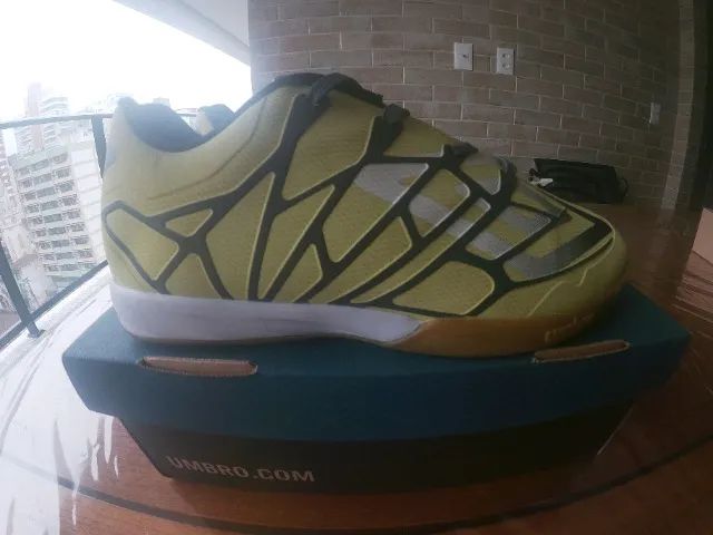 Chuteira/Tênis Futsal Umbro Nº 39