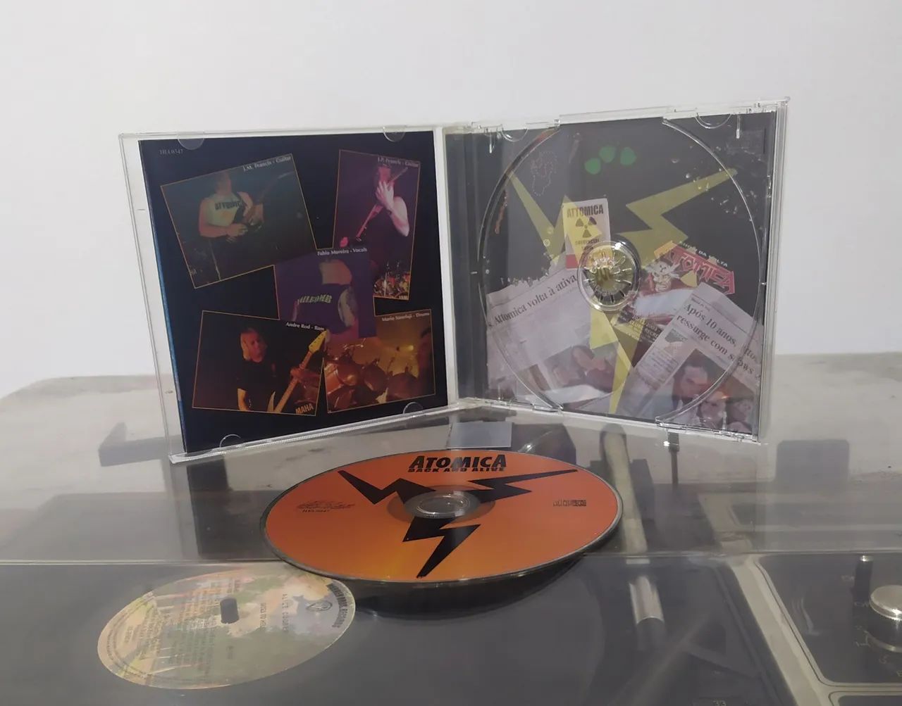 CD Atomica - Back and Alive - Foto 2