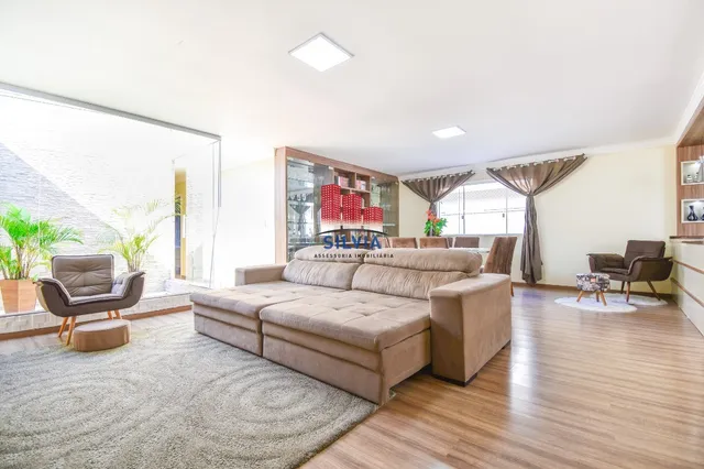 Sobrado Alto Padrão com 3 quartos e sala comercial no Neoville