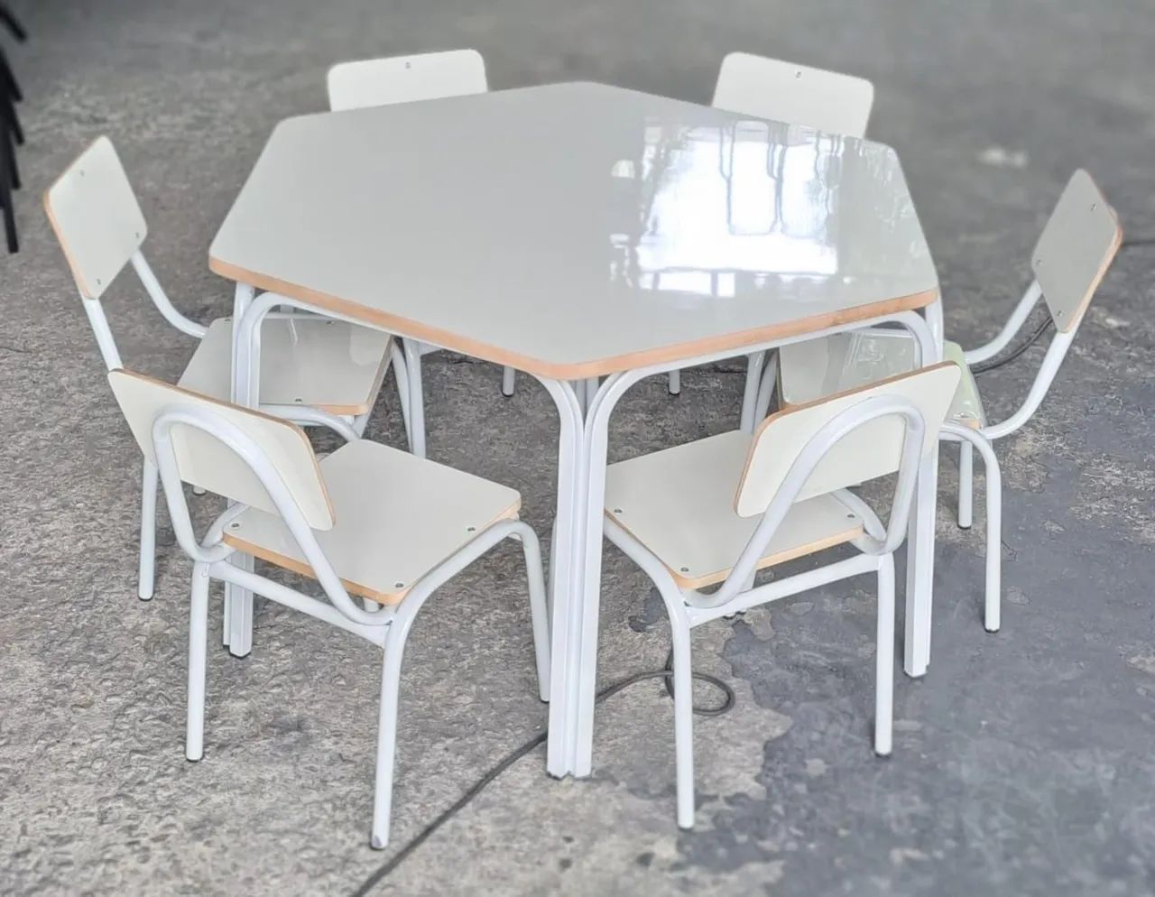 Conjunto de Cadeiras e Mesas para Escola - Foto 2