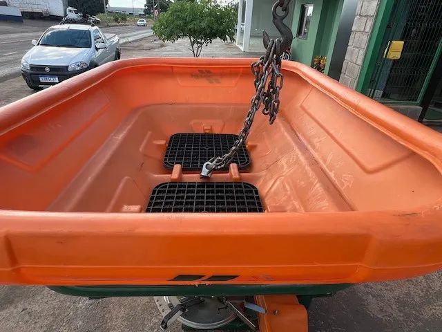 Distribuidor Duplo de Adubo e Ureia Incomagri - Foto 4