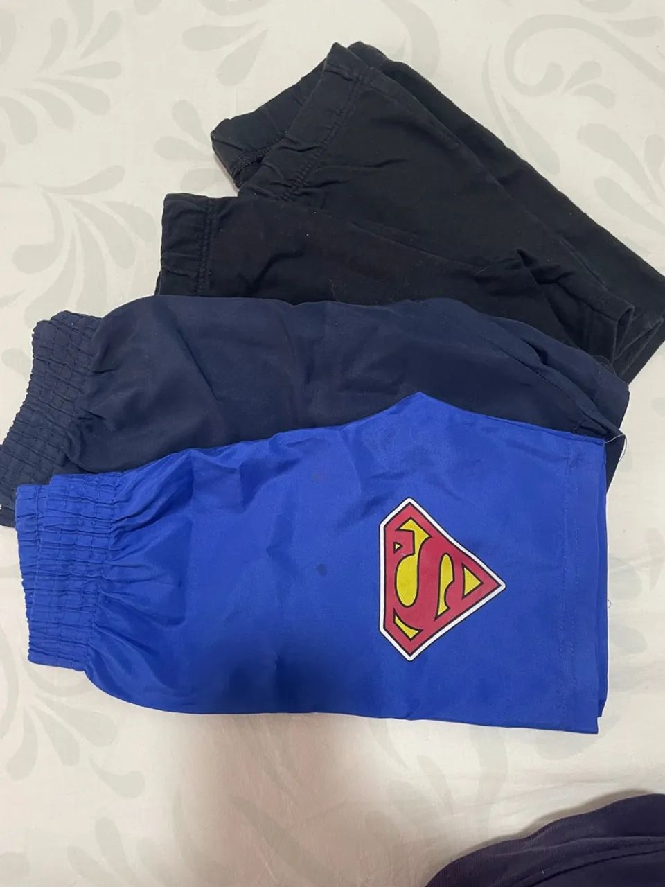 Lotes de calças e bermudas e camisetas infantis - Foto 3