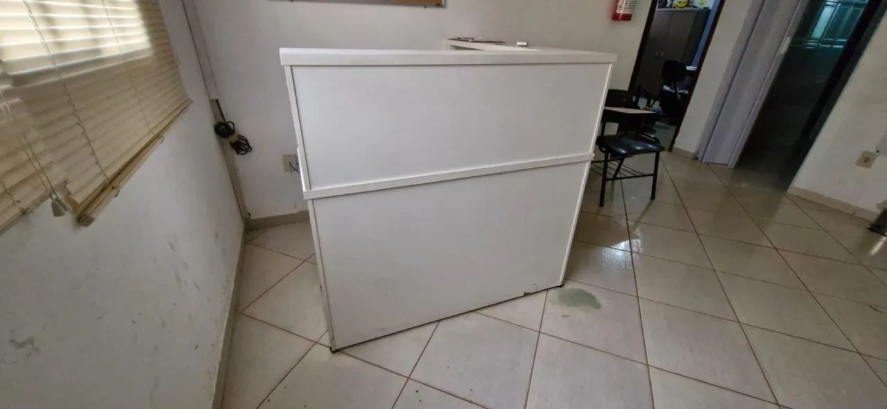 Balcão comercial branco em ótimo estado - Foto 2