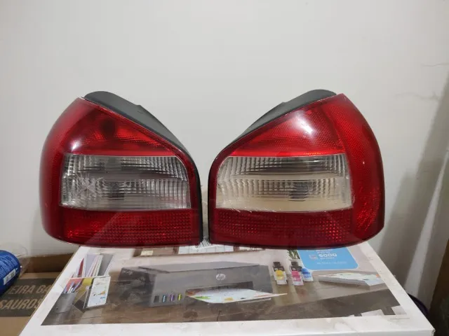 Par lanternas traseiras / sinaleiras Audi A3 2001 a 2006 - vendo somente o par
