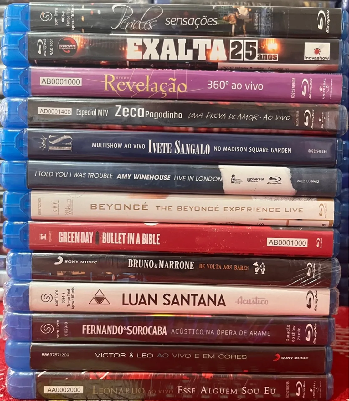 Coleção de DVDs e Blu-rays