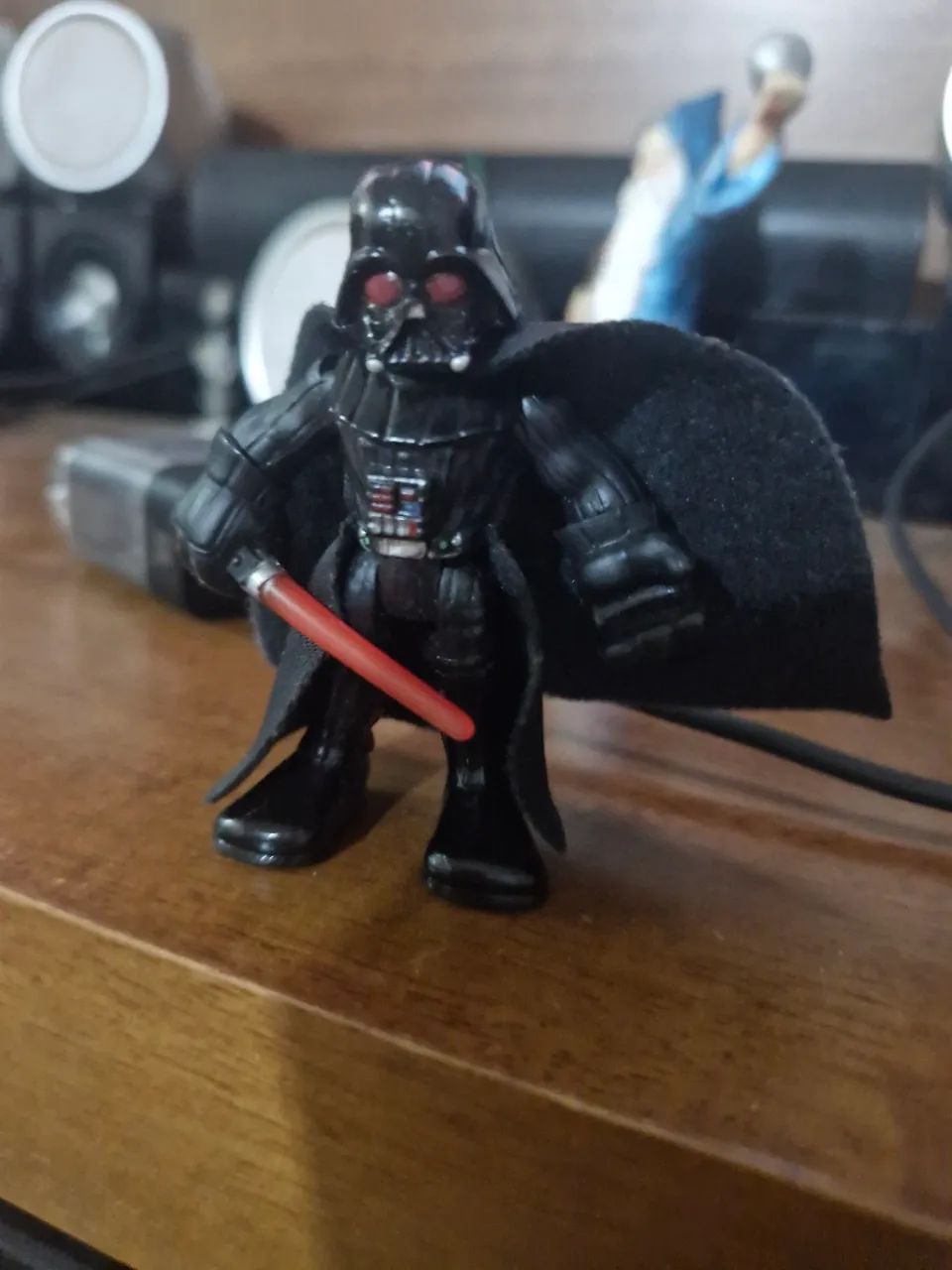 Action Figure Darth Vader - Colecionável Playskool Hasbro - 7cm
