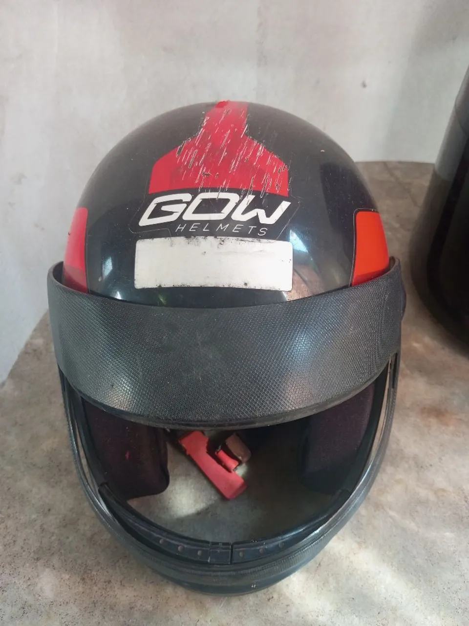 Capacete Gow - Preto com Vermelho