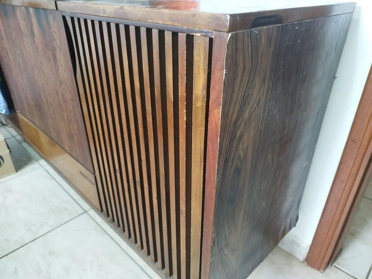 Rádio  vitrola Antigo de Movel - Foto 5