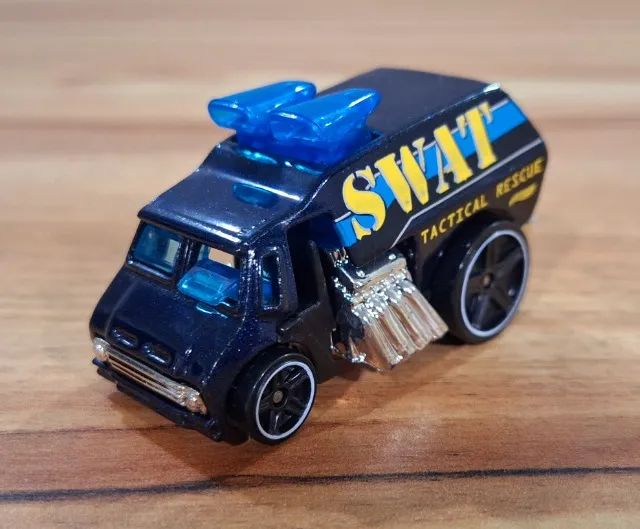 Hot Wheels Cool One - Hot Wheels City Works 2011 (Loose)