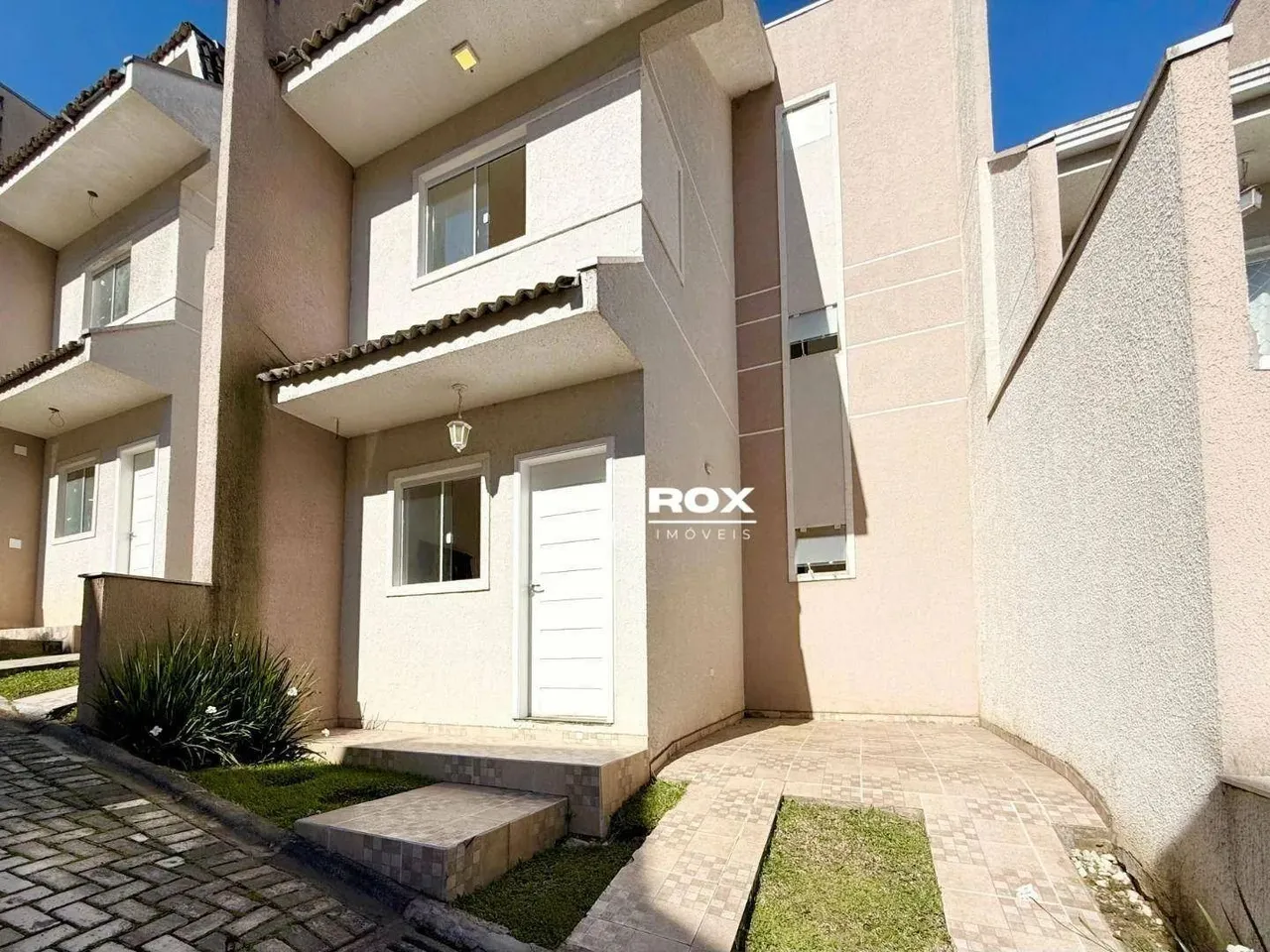 Sobrado triplex com 3 quartos para alugar, 96 m² por R$ 3.500/mês - Pilarzinho - Curitiba/