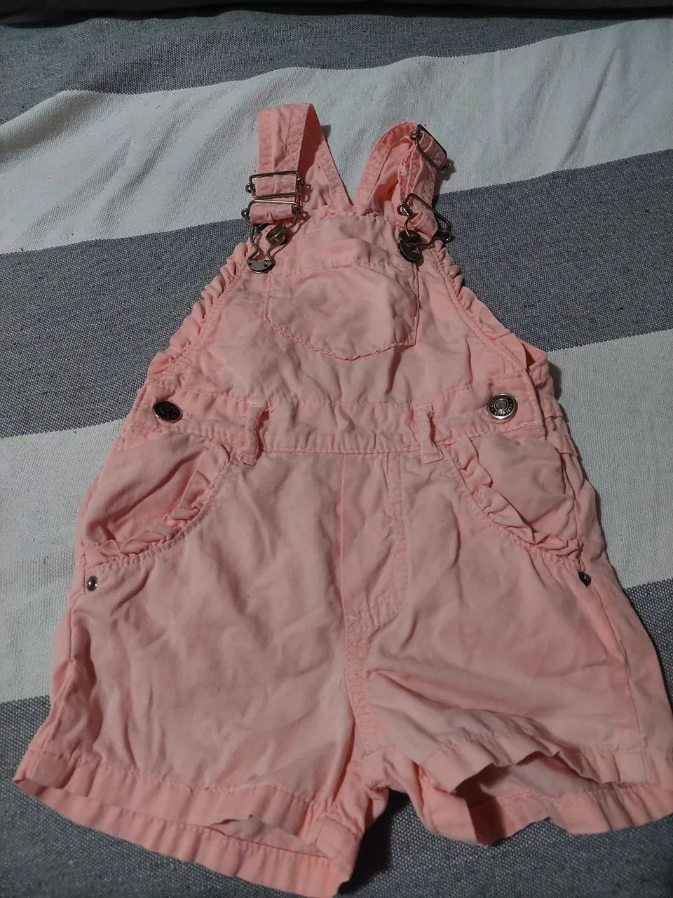 Jardineira Bebê Rosa