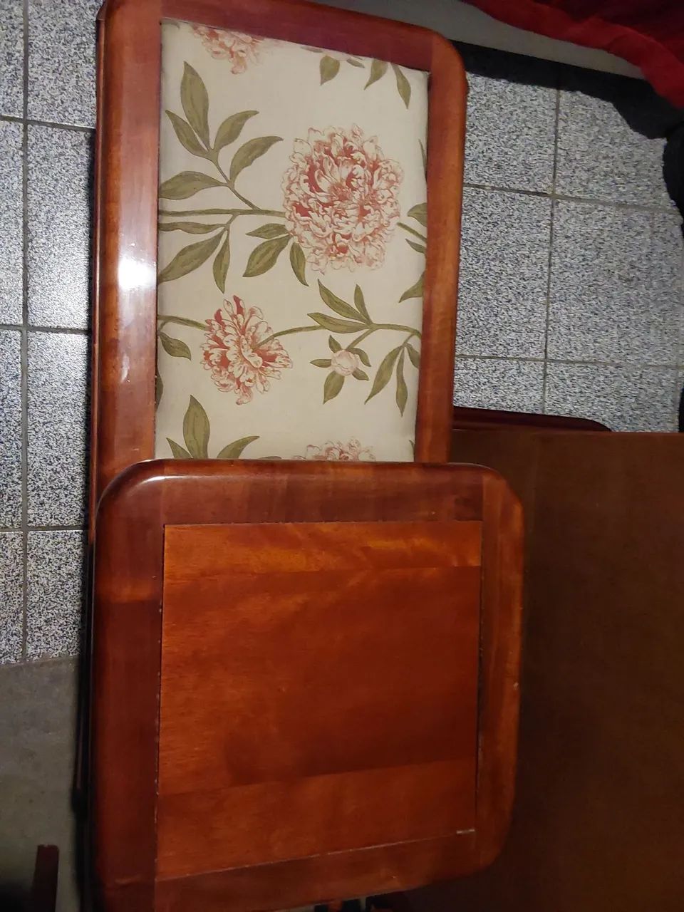 Banqueta com gaveta e estofado floral - Foto 4