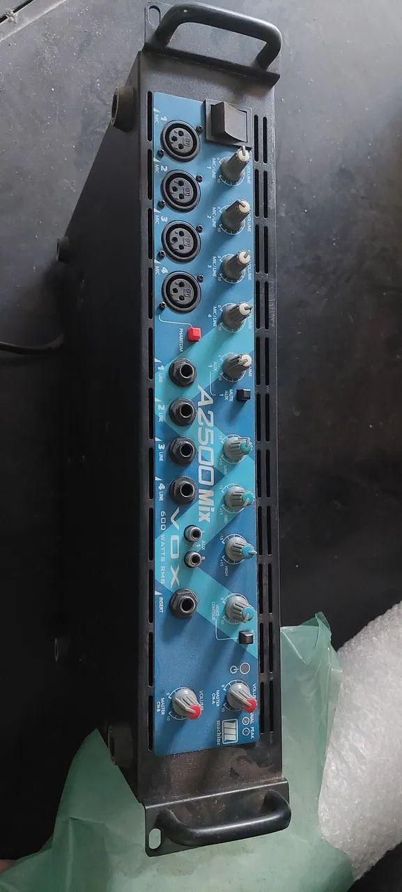 Mixer Vox A2500 Mix 600 Watts RMS
