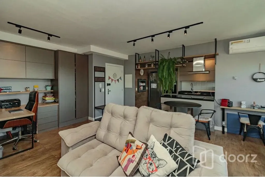 Imóvel na Doutor João Inácio com 2 dormitórios e 77m²