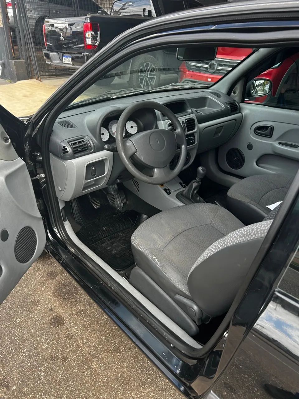 Clio 1.0 básico baixo km - Foto 4
