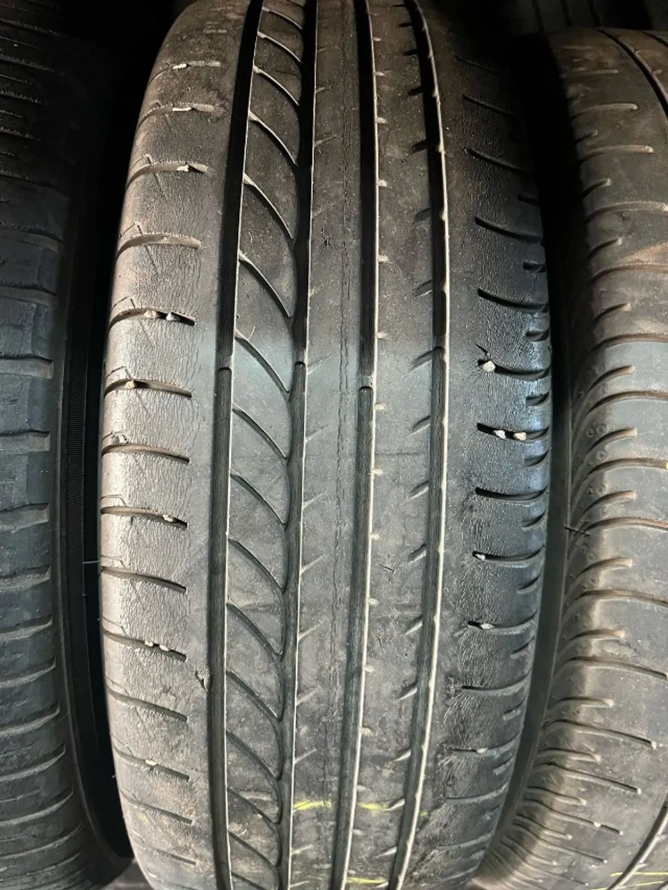 Pneu Goodyer 185/70/14 75 % Vida util