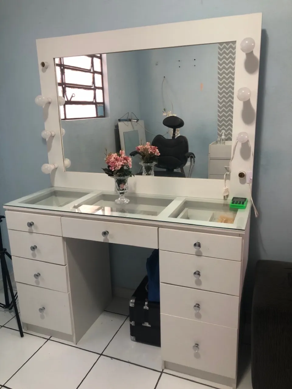 Penteadeira + carrinho auxiliar para maquiadoras