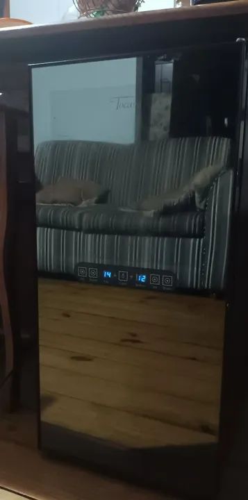 Adega climatizada tocave 32 garras 220v  - Foto 3