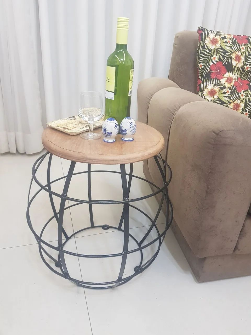 Corner Table with Iron Frame468266334888939523