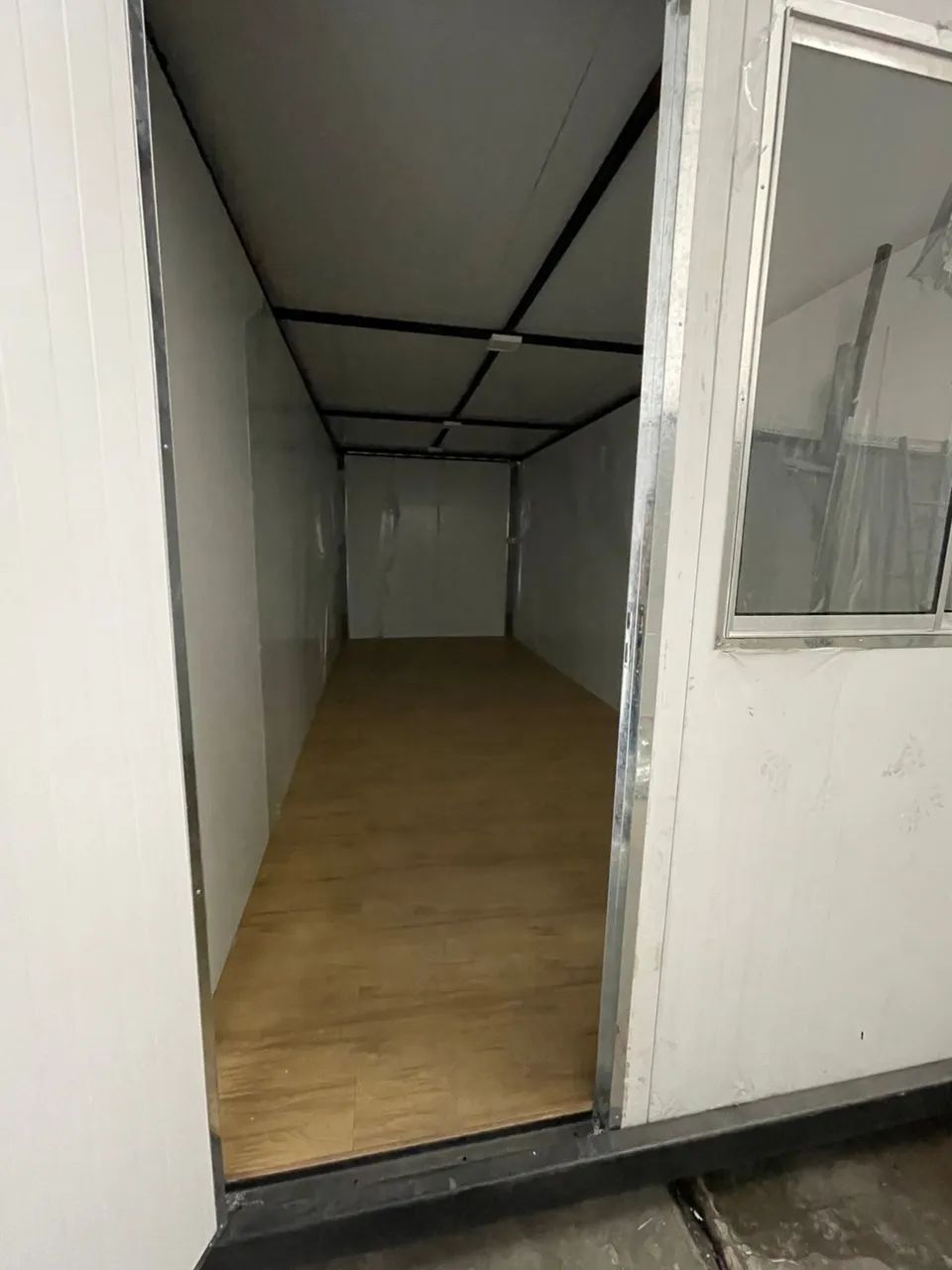 Container 64330307205250122