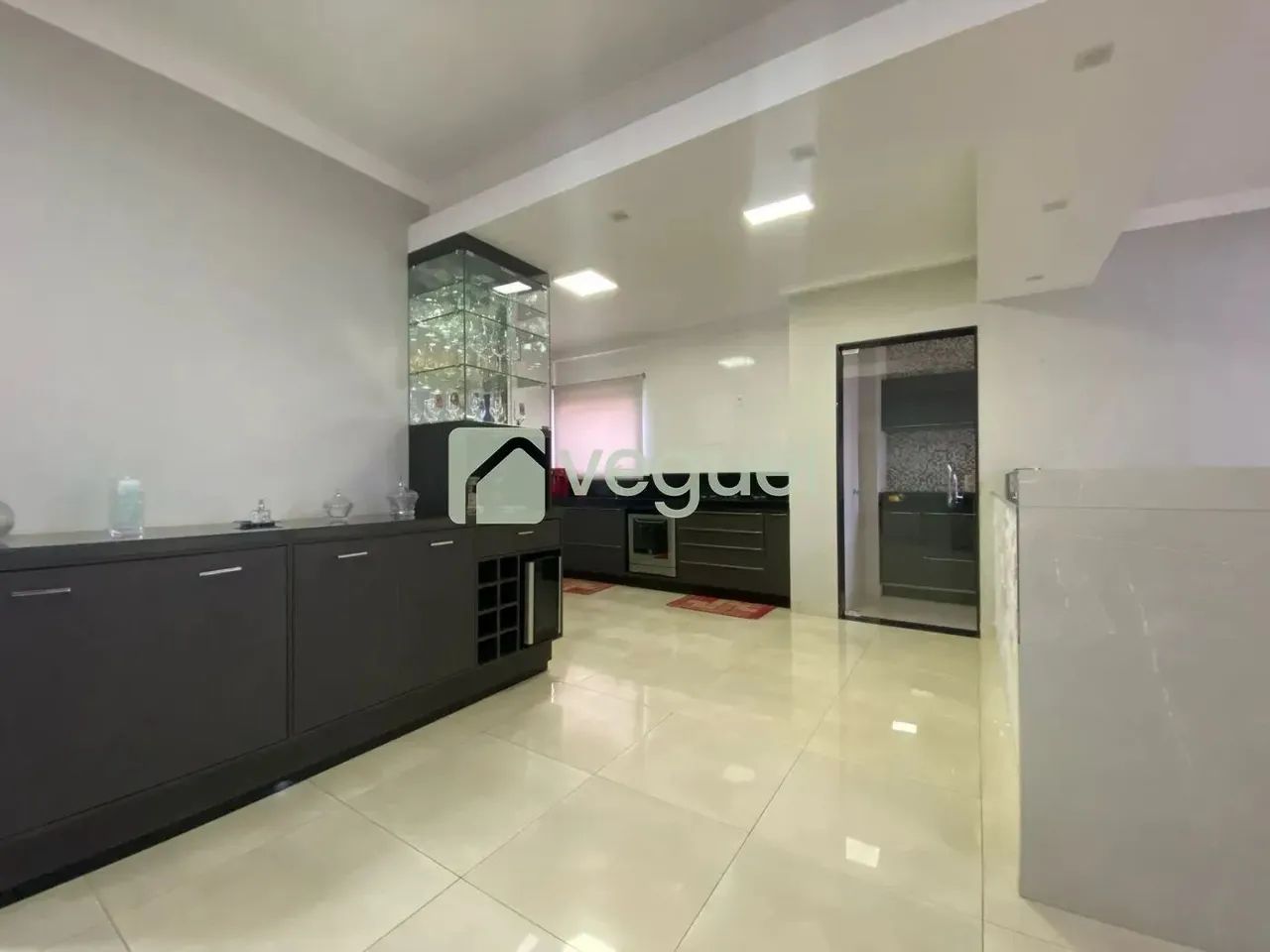 Apartamento semi mobiliado padrão no Edifício Belvedere Grand Mirant com 3 Quartos para al - Foto 4