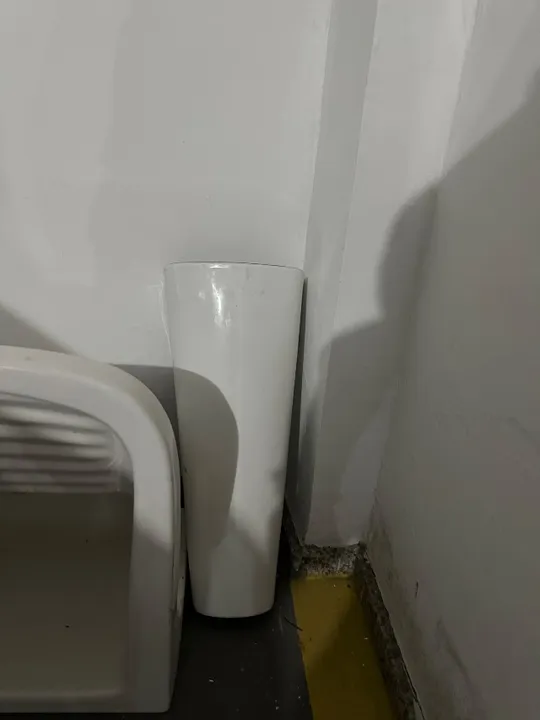 Tanque e coluna área de serviço
