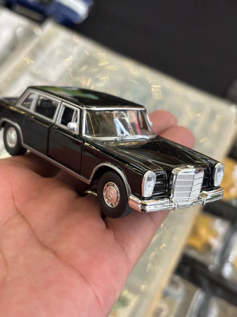 Miniatura carrinho - Clássica Mercedes-Benz 600