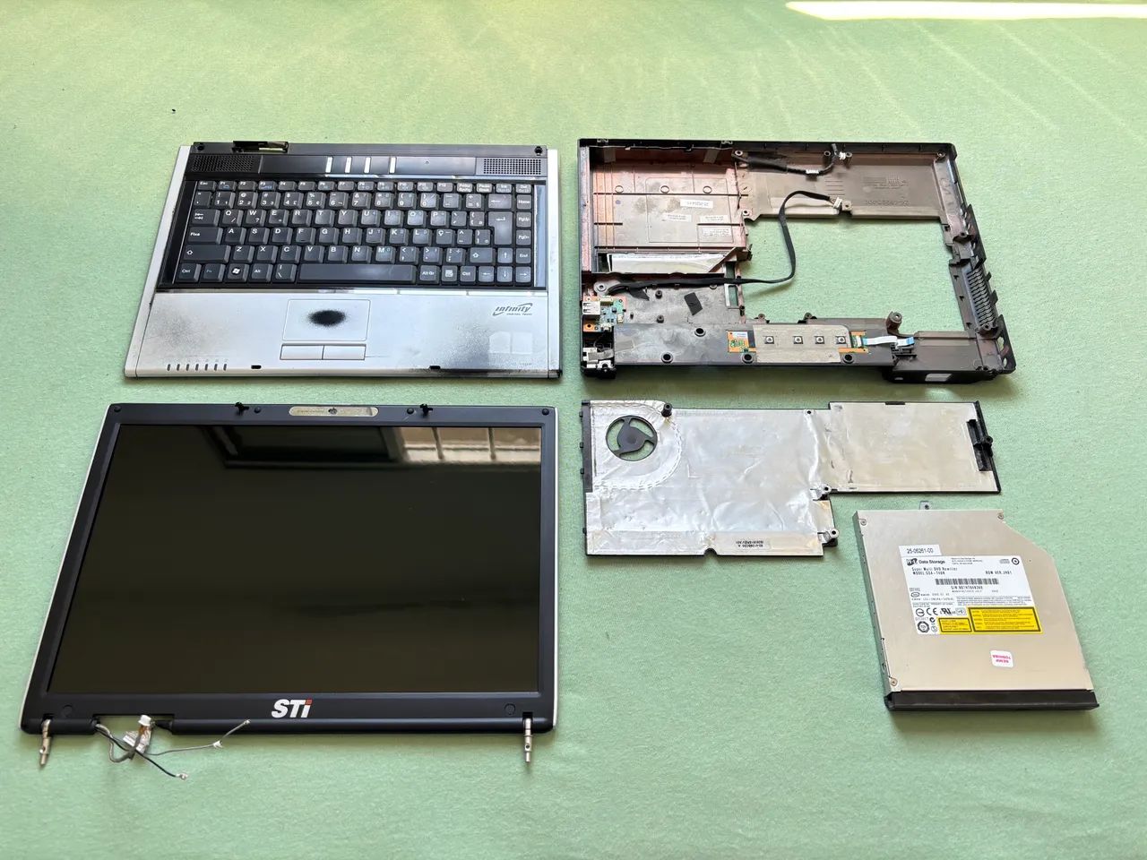 Notebook Semp Toshiba IS1462 STI Infinity Para retirada de peças