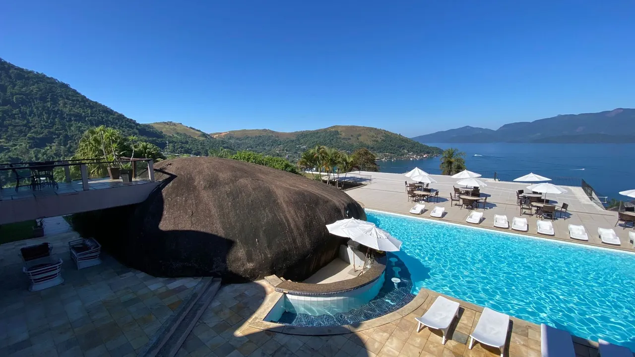 APARTAMENTO RECÉM REFORMADO À VENDA - HOTEL PORTOGALO - ANGRA DOS REIS